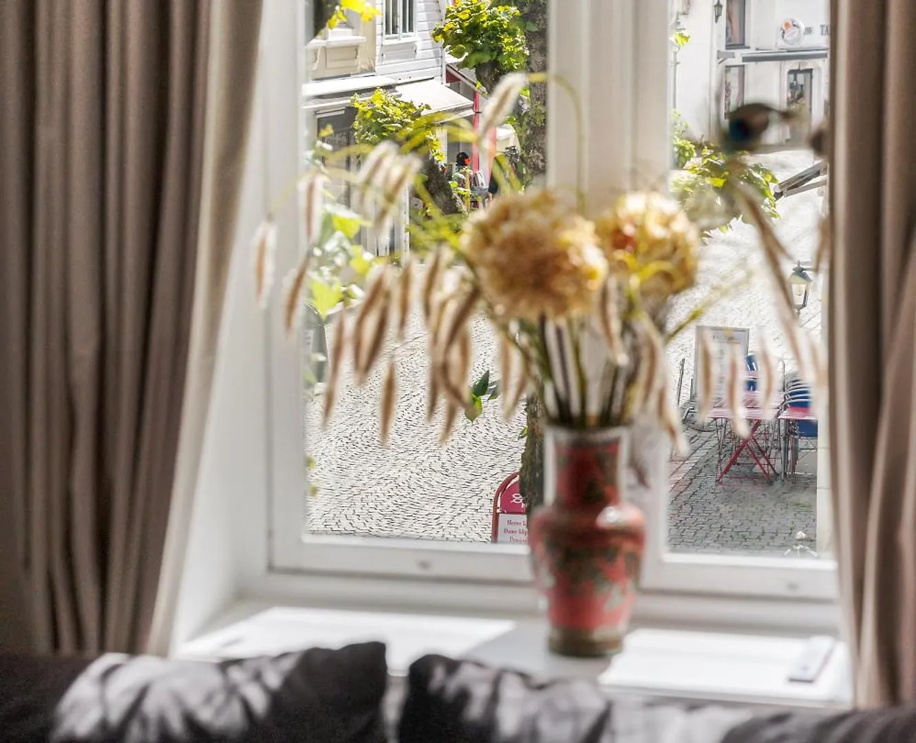 Newly Renovated 1 Bedroom Apartment In Heart Of Bergen