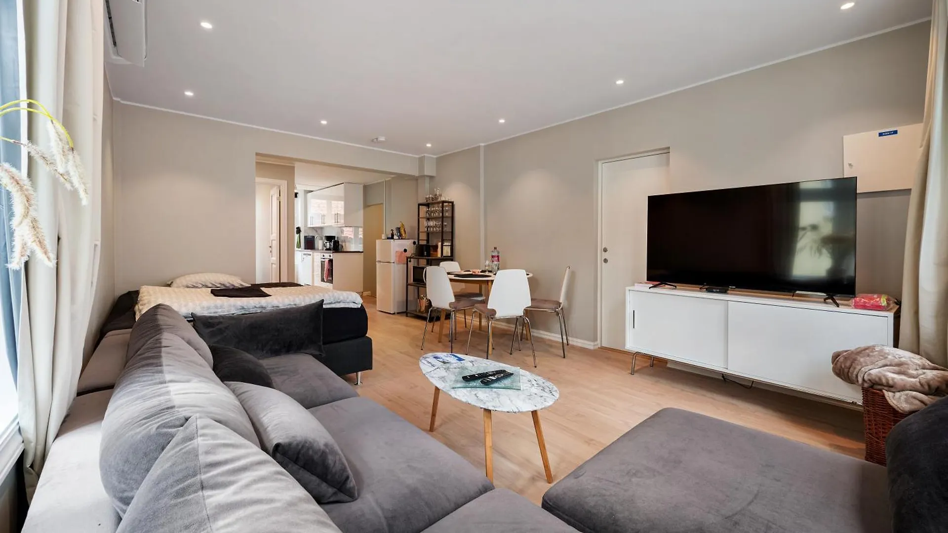 Newly Renovated 1 Bedroom Apartment In Heart Of Bergen