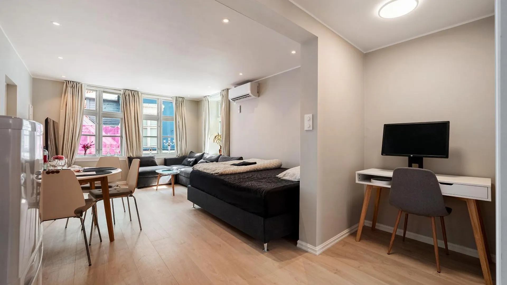 Newly Renovated 1 Bedroom Apartment In Heart Of Bergen 0*,  Norsko
